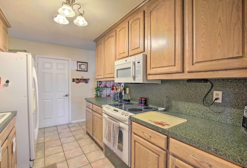 1 Mi To University Of Texas: Home In Richardson!