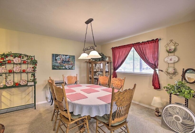 1 Mi To University Of Texas: Home In Richardson!