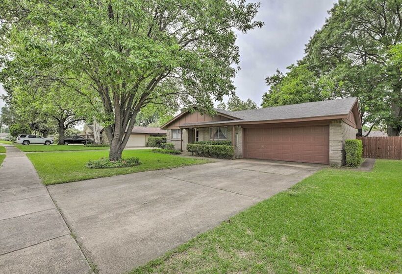 1 Mi To University Of Texas: Home In Richardson!