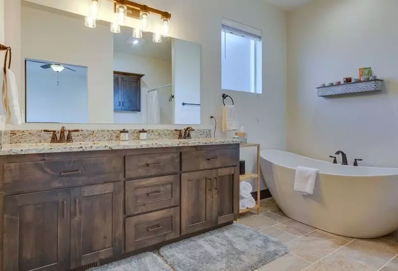 Tranquil Silverwood Estates < 1 Mile To River!