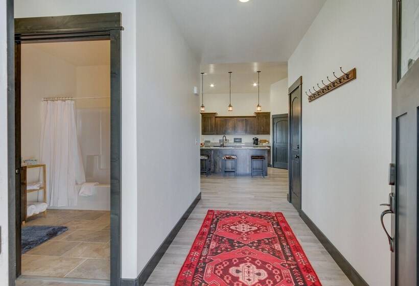 Tranquil Silverwood Estates < 1 Mile To River!