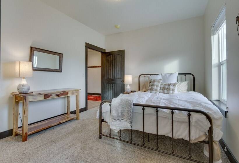 Tranquil Silverwood Estates < 1 Mile To River!