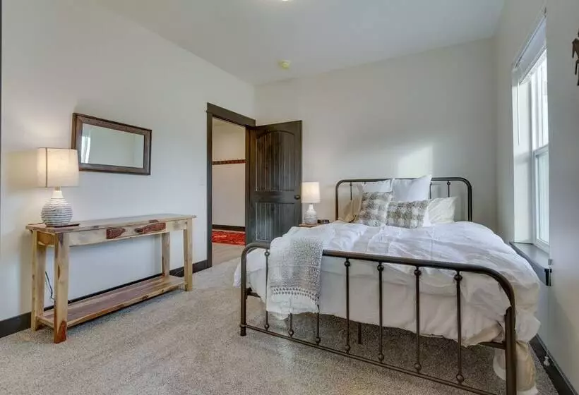 Tranquil Silverwood Estates < 1 Mile To River!