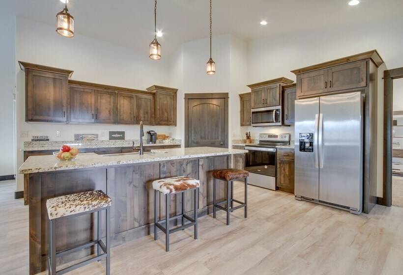 Tranquil Silverwood Estates < 1 Mile To River!