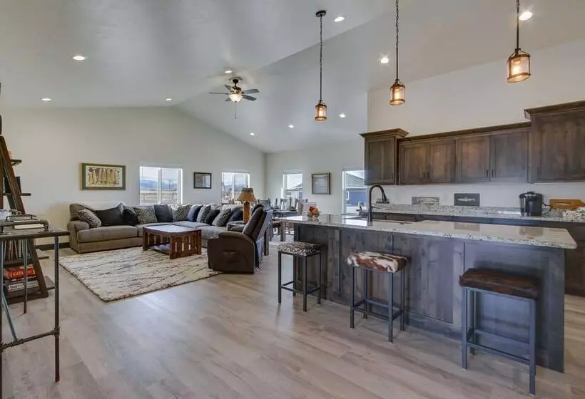 Tranquil Silverwood Estates < 1 Mile To River!