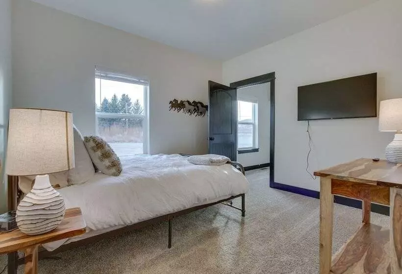 Tranquil Silverwood Estates < 1 Mile To River!