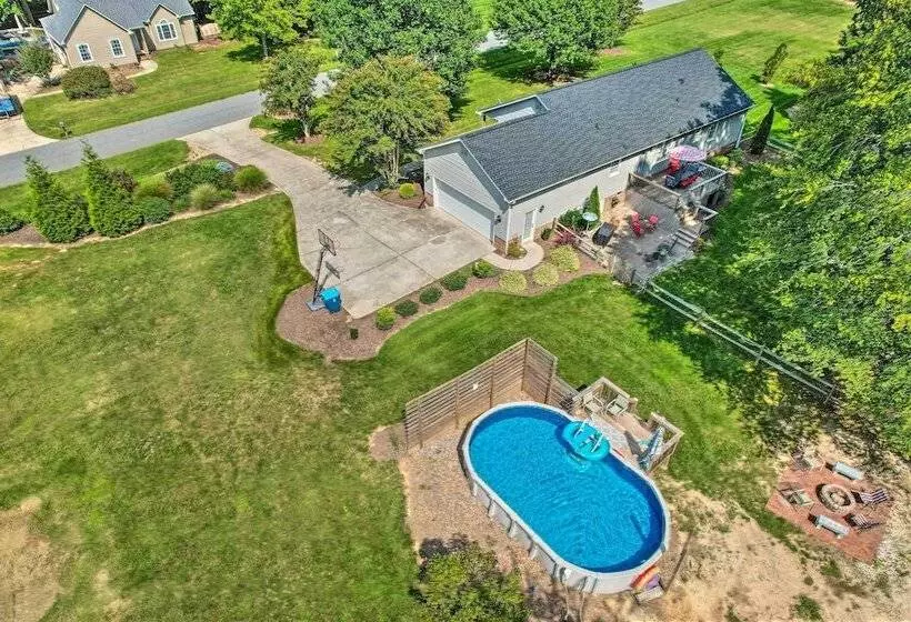 Unique, All Encompassing Family Farmstead!