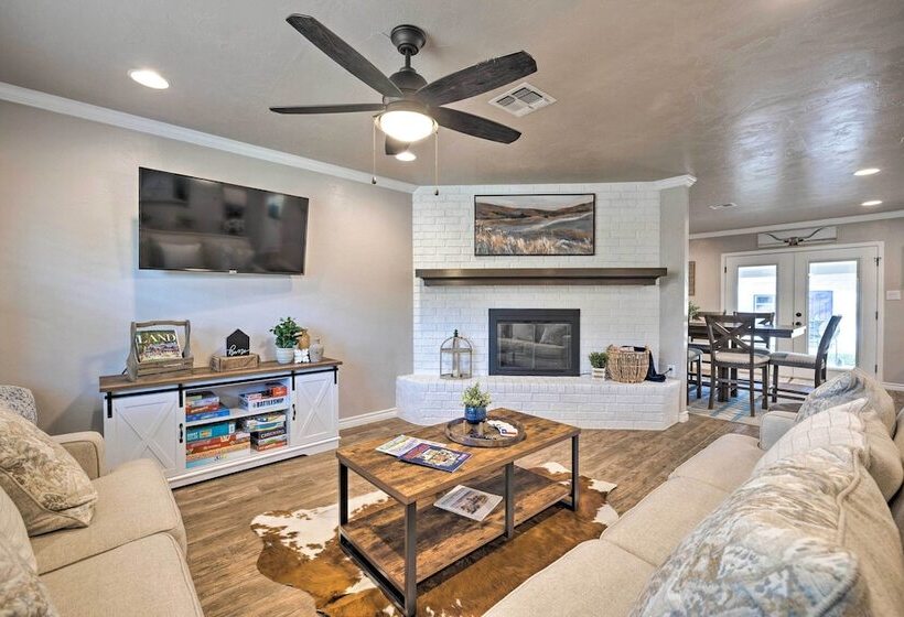 Updated Blue Door Haus ~ 1 Mi To Main St!