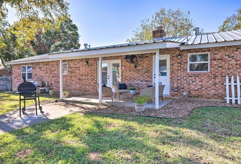 Updated Blue Door Haus ~ 1 Mi To Main St!