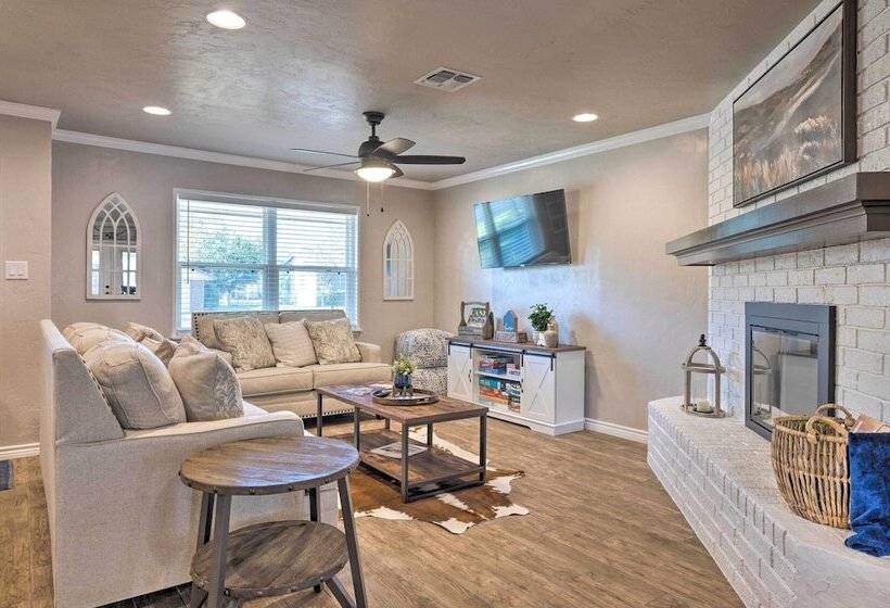 Updated Blue Door Haus ~ 1 Mi To Main St!