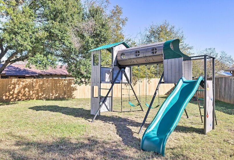 Updated Blue Door Haus ~ 1 Mi To Main St!