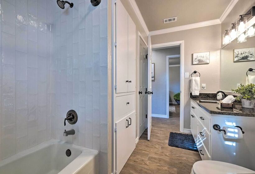 Updated Blue Door Haus ~ 1 Mi To Main St!