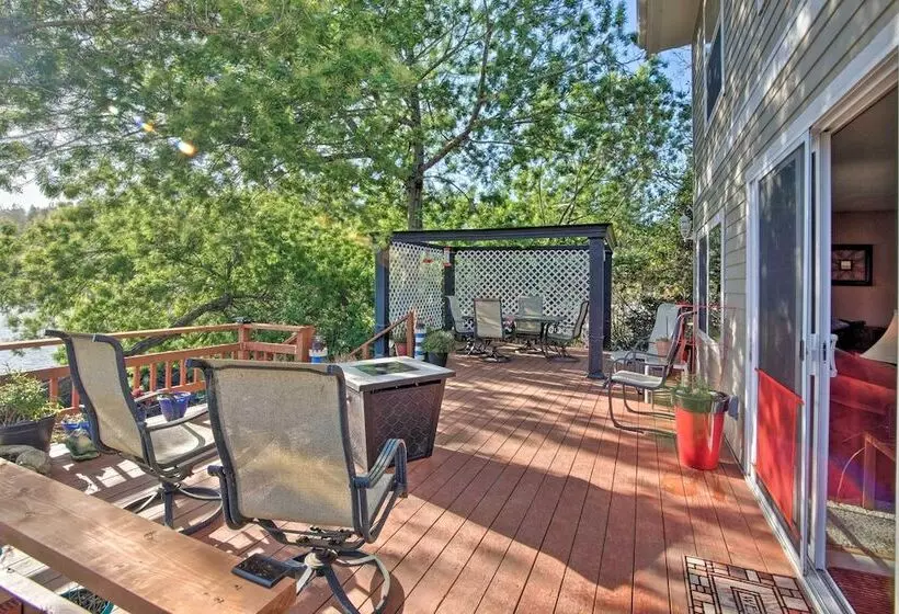 Waterfront North Bend Home: 9 Miles Into Town