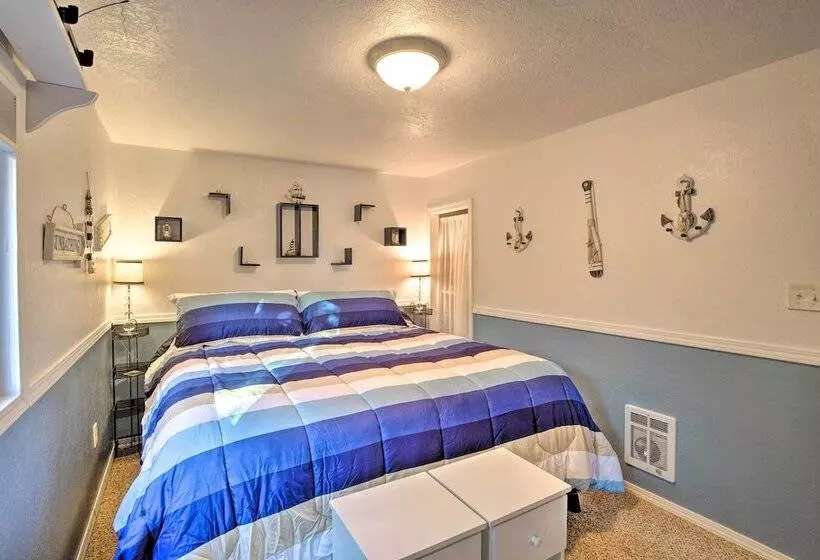 Waterfront North Bend Home: 9 Miles Into Town