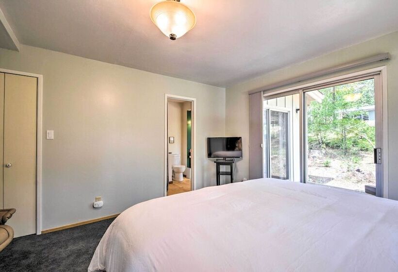 Welcoming Mi Wuk Cabin Retreat Near Hiking!