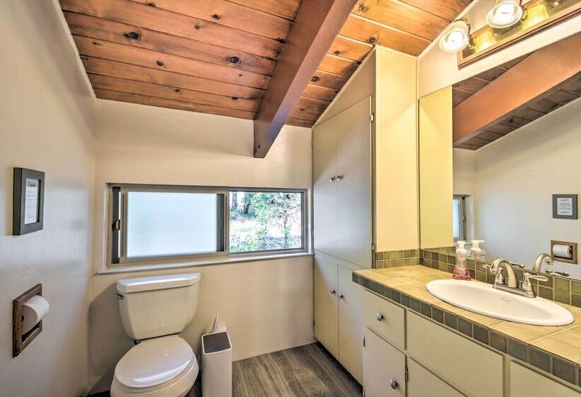 Welcoming Mi Wuk Cabin Retreat Near Hiking!