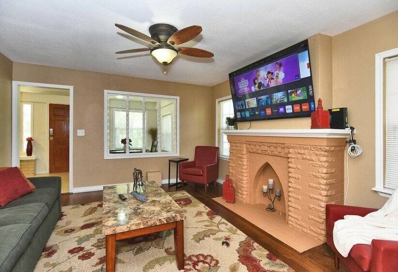 Welcoming Tulsa Home ~ 1 Mi To Expo Center!