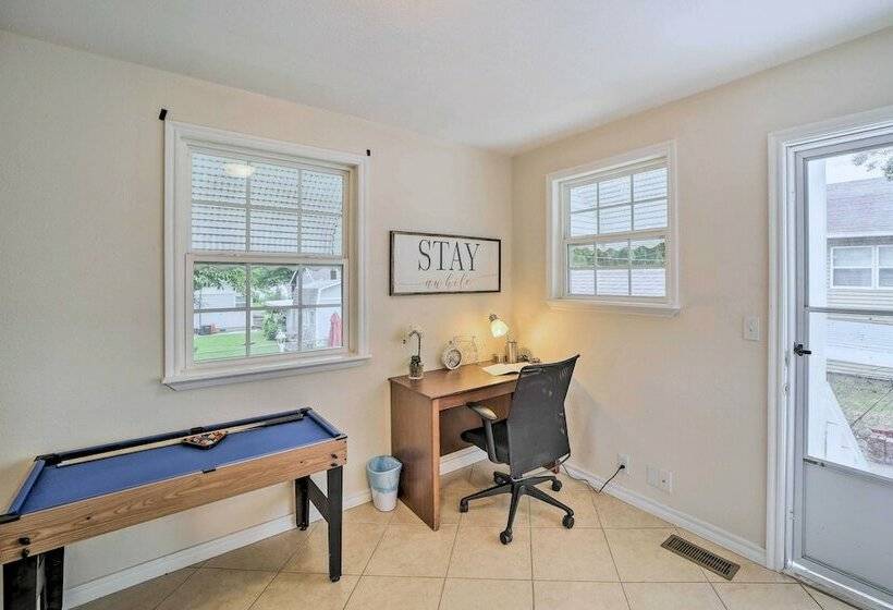 Welcoming Tulsa Home ~ 1 Mi To Expo Center!