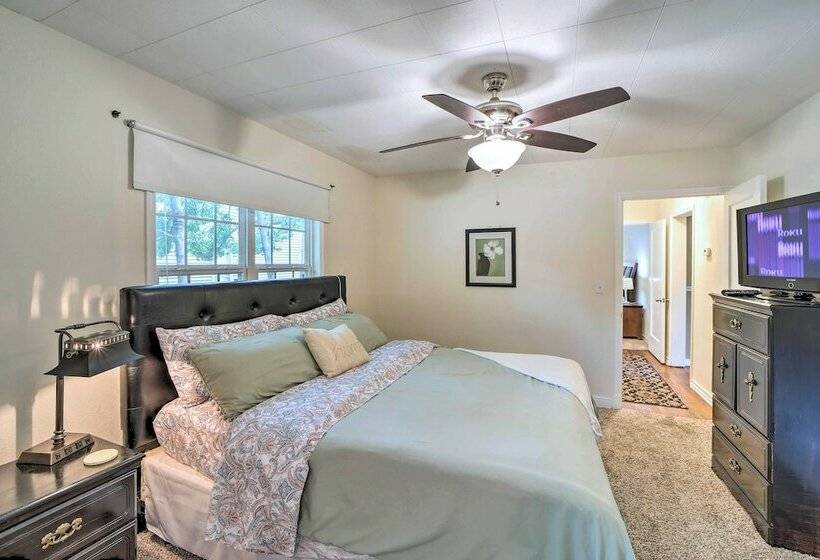 Welcoming Tulsa Home ~ 1 Mi To Expo Center!