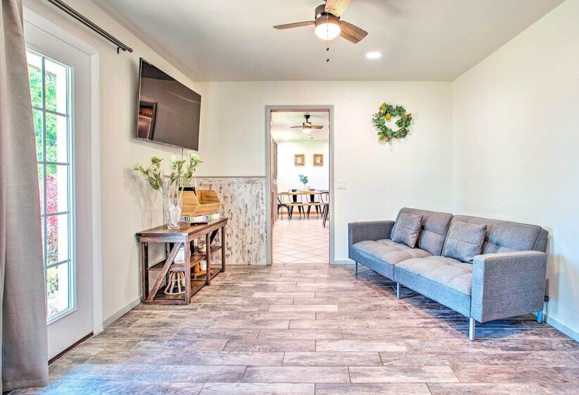 Woodward Home Near Crystal Beach Water Park!