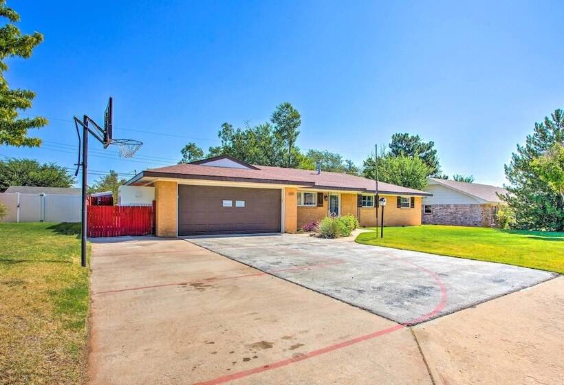 Woodward Home Near Crystal Beach Water Park!
