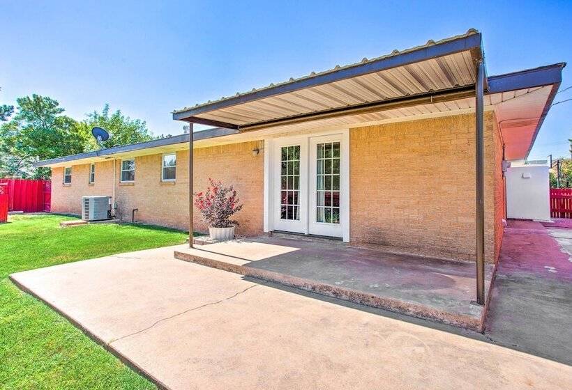 Woodward Home Near Crystal Beach Water Park!