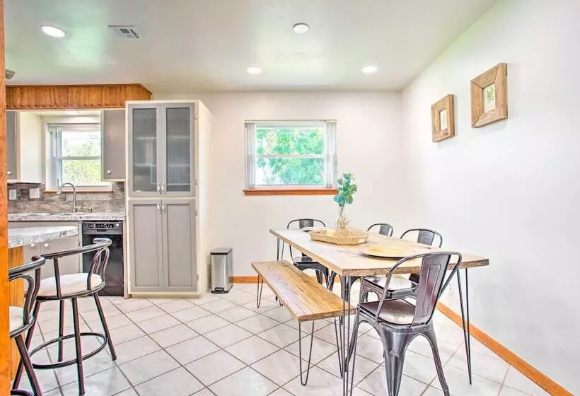 Woodward Home Near Crystal Beach Water Park!