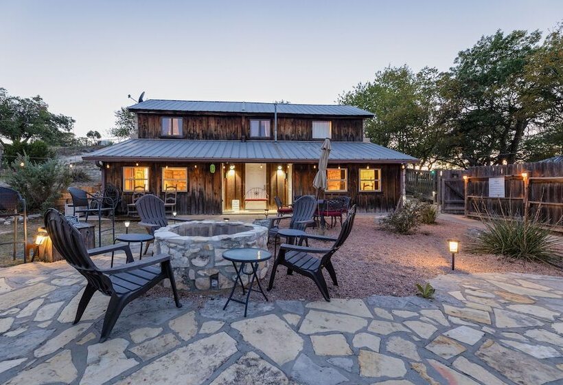 צימר A Barn At The Quarry