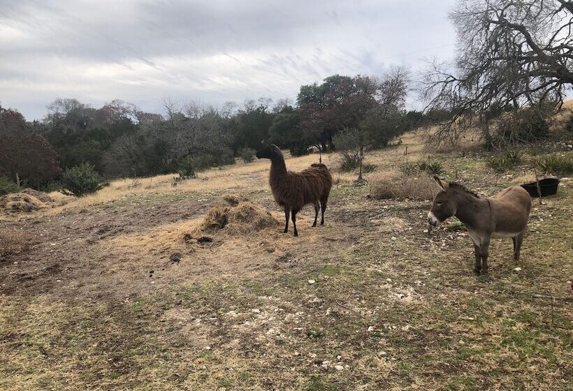 צימר A Barn At The Quarry