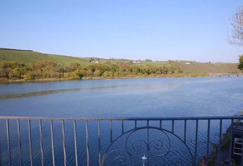 تختخواب و صبحانه Riverside Bideford