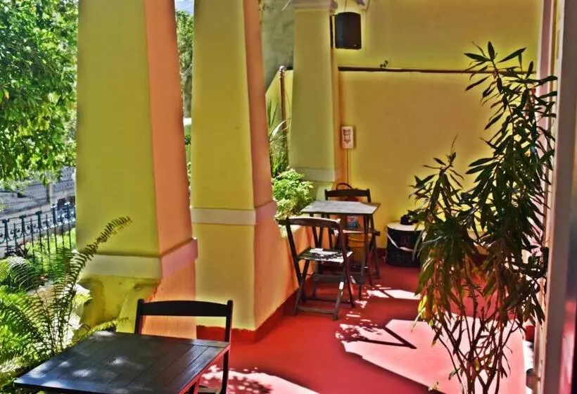 Brasileranza Hostel