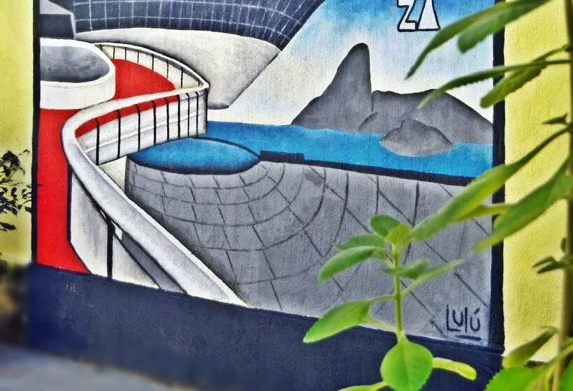Brasileranza Hostel