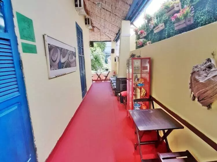 Brasileranza Hostel