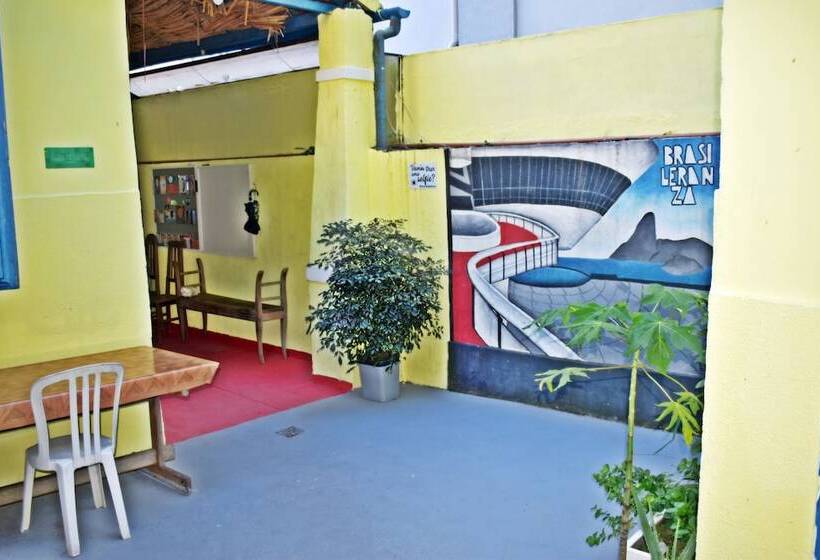 Brasileranza Hostel