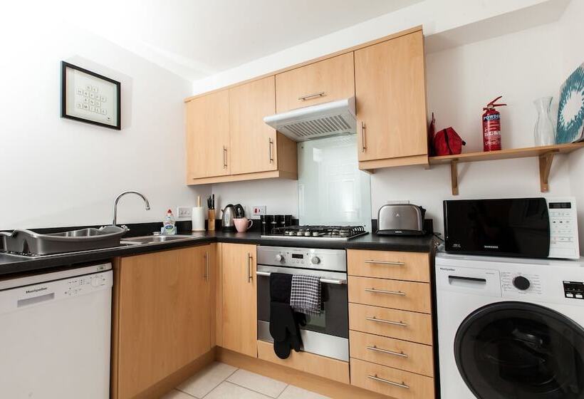 Duloch Apartments Kw