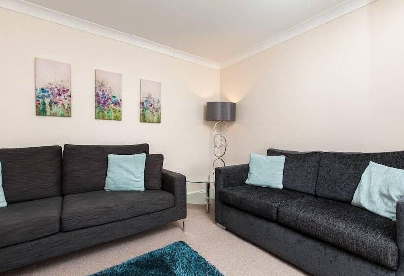 Duloch Apartments Kw