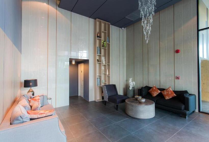 هتل 6th Avenue Surin Beach