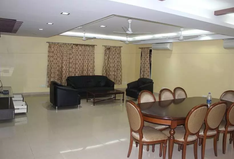 هتل Arya Regency