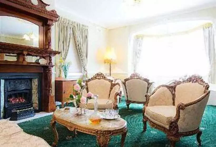 Hotelli Briardale Bed & Breakfast