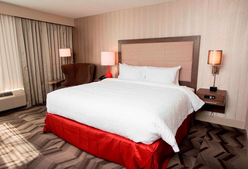 فندق Hampton Inn & Suites By Hilton Thunder Bay
