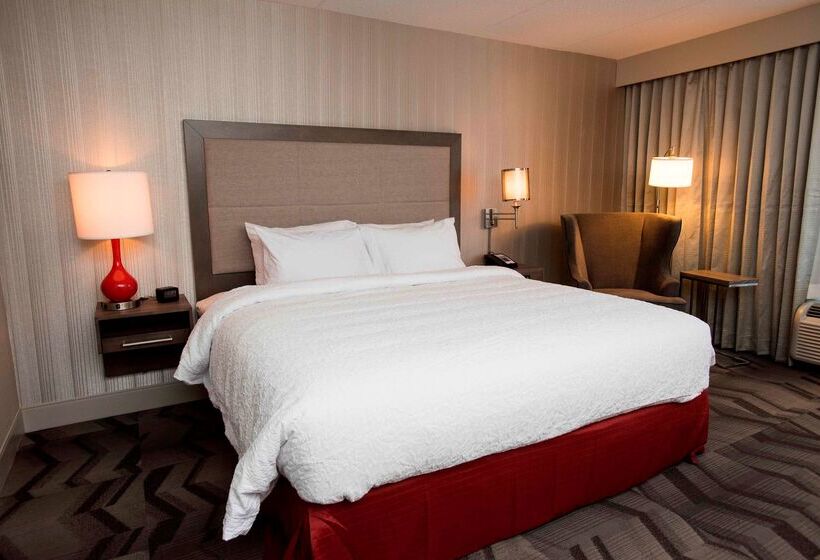 فندق Hampton Inn & Suites By Hilton Thunder Bay