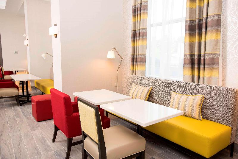 فندق Hampton Inn & Suites By Hilton Thunder Bay