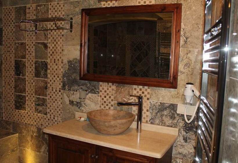 בית מלון כפרי Heaven Cave House   Razziya Evi