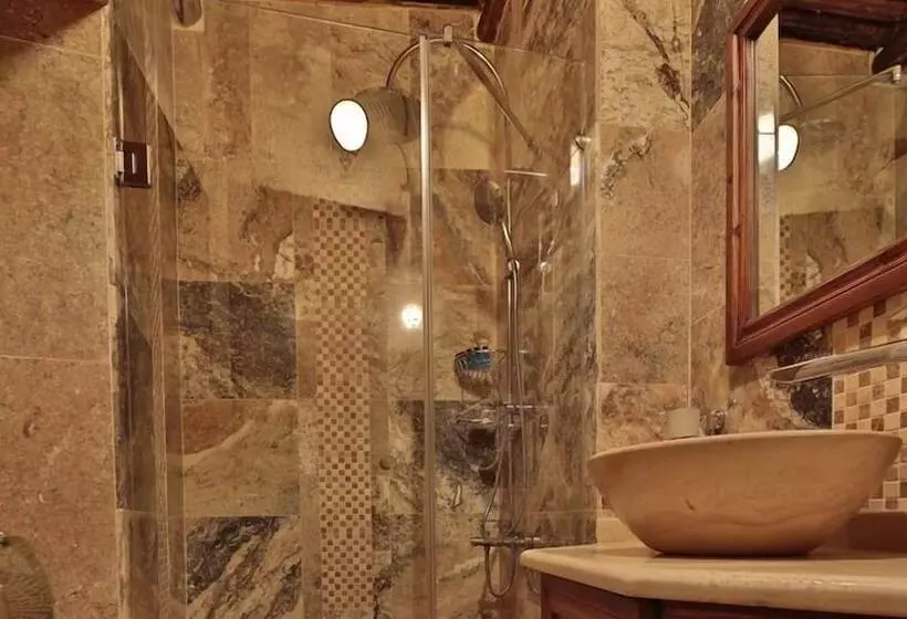هتل Heaven Cave House   Razziya Evi