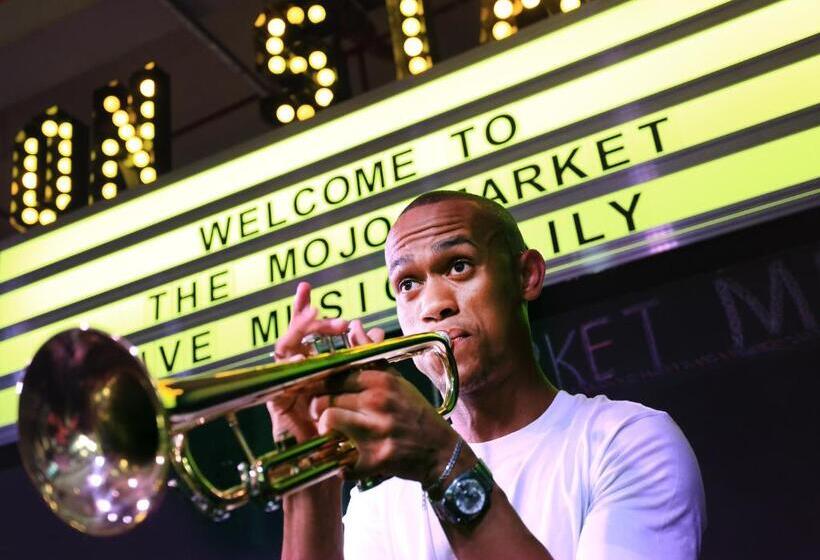 Mojo Hotel & Market
