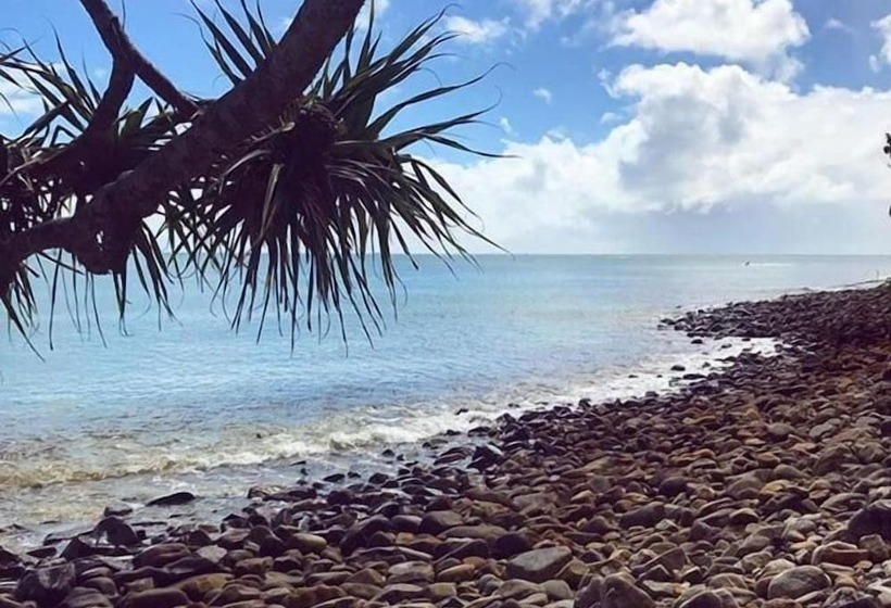 Отель Mooloolaba Backpackers