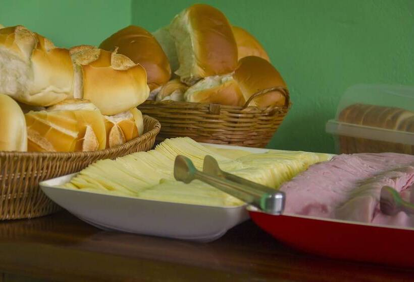 Hotel Pousada Camila