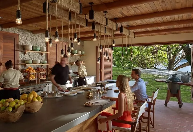 هتل Six Senses Zil Pasyon, Seychelles