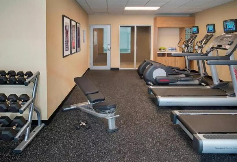 Hotelli Towneplace Suites By Marriott Ottawa Kanata