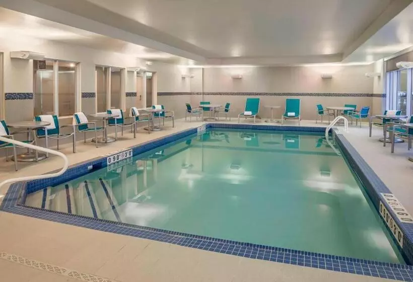 Hotelli Towneplace Suites By Marriott Ottawa Kanata